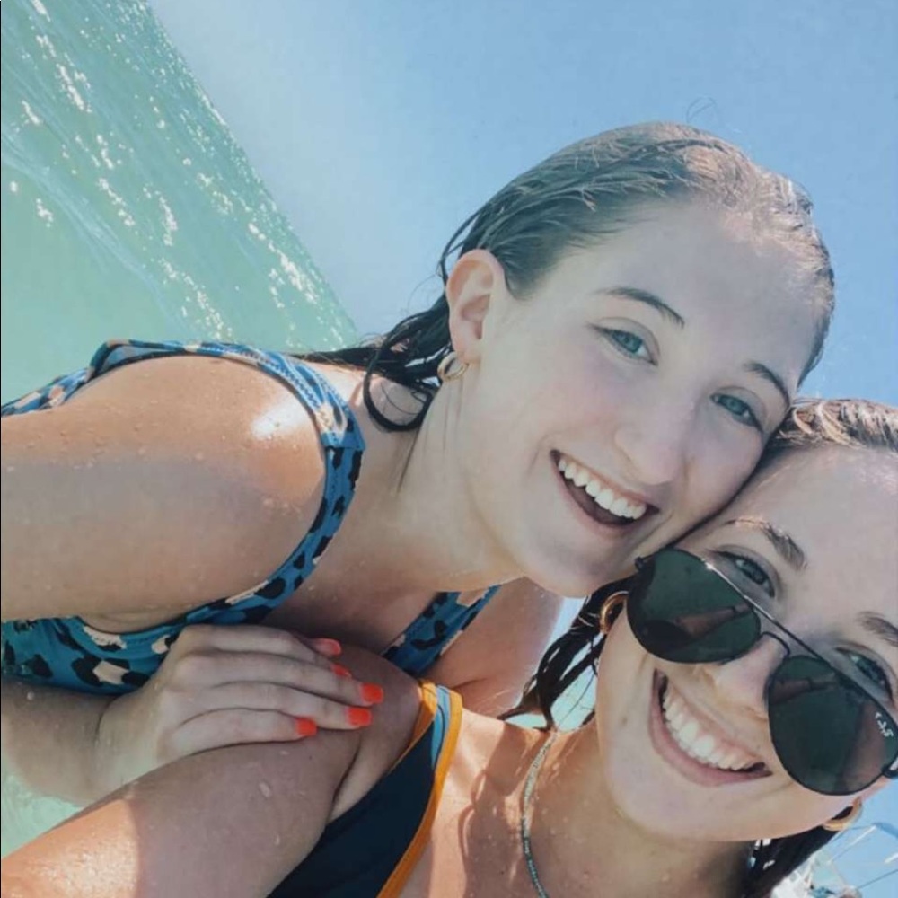 Meet your Posher, Laura lyle